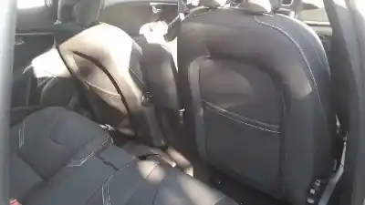 Verschrottungsfahrzeug volvo v40 (2012->) 2.0 inscription [2.0 ltr. - 140 kw diesel cat] des jahres 2017 angetrieben d4204t8