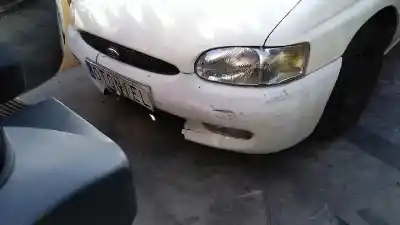 Здавання транспортного засобу ford escort berlina/turnier bravo turnier року 1998 потужний rfs