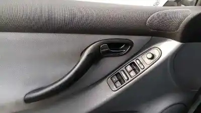 Véhicule à la ferraille seat leon (1m1) signo de l'année 2002 alimenté alh