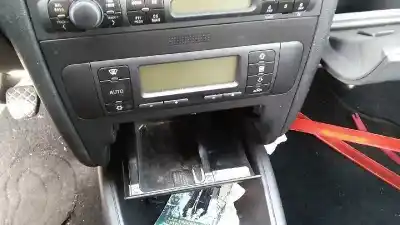 Véhicule à la ferraille seat leon (1m1) signo de l'année 2002 alimenté alh