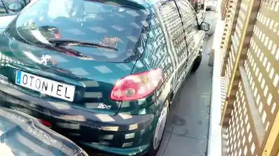 Vehicul casat peugeot 206 berlina x-line refri al anului 2004 alimentat 8hx