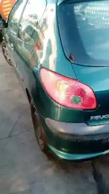 Vehicul casat peugeot 206 berlina x-line refri al anului 2004 alimentat 8hx