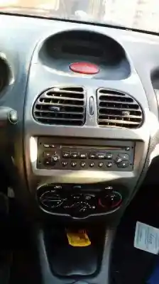 Vehicul casat peugeot 206 berlina x-line refri al anului 2004 alimentat 8hx