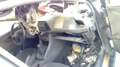 Véhicule à la ferraille seat                                               leon st (5f8)                                                                                                                                                                                                                                              reference plus                                                                                                                                                                                                                                             de l'année 2017 alimenté crl