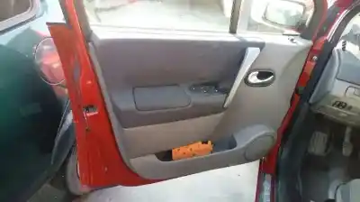 Véhicule à la ferraille renault scenic iii expression de l'année 2007 alimenté k9k p7