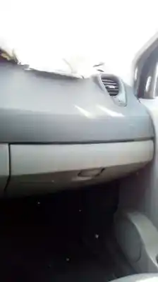 Véhicule à la ferraille renault scenic iii expression de l'année 2007 alimenté k9k p7