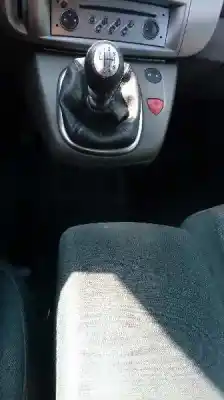 Véhicule à la ferraille renault scenic iii expression de l'année 2007 alimenté k9k p7