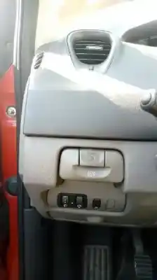 Véhicule à la ferraille renault scenic iii expression de l'année 2007 alimenté k9k p7