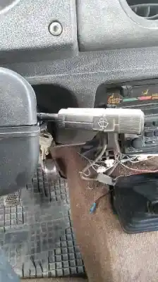 Véhicule à la ferraille suzuki santana sj-410 de l'année 1986 alimenté f10a