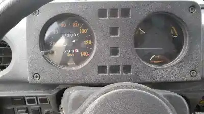 Véhicule à la ferraille suzuki santana sj-410 de l'année 1986 alimenté f10a