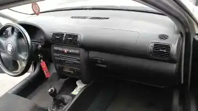 Véhicule à la ferraille seat leon (1m1) signo de l'année 2003 alimenté alh