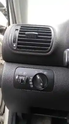 Véhicule à la ferraille seat leon (1m1) signo de l'année 2003 alimenté alh