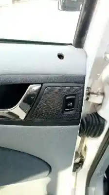 Verschrottungsfahrzeug skoda octavia berlina (1u2) 1.6 des jahres 2000 angetrieben akl