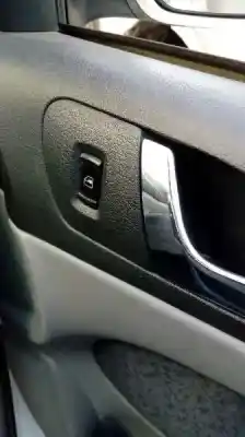 Verschrottungsfahrzeug skoda octavia berlina (1u2) 1.6 des jahres 2000 angetrieben akl