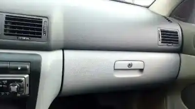 Verschrottungsfahrzeug skoda octavia berlina (1u2) 1.6 des jahres 2000 angetrieben akl