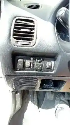 Здавання транспортного засобу mitsubishi carisma berlina 5 (da0) 1600 classic року 2002 потужний 4g92