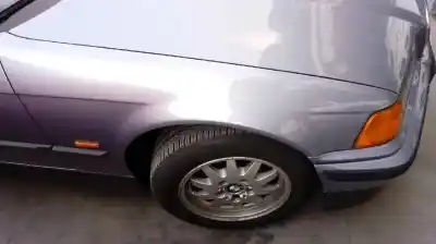 Vehicul casat bmw serie 3 berlina (e36) 323i al anului 1997 alimentat 25-6s-3-g