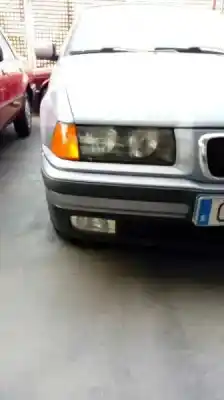 Vehicul casat bmw serie 3 berlina (e36) 323i al anului 1997 alimentat 25-6s-3-g