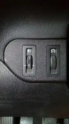 Vehicul casat bmw serie 3 berlina (e36) 323i al anului 1997 alimentat 25-6s-3-g