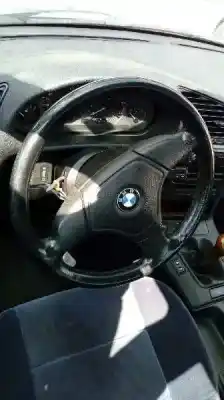 Vehicul casat bmw serie 3 berlina (e36) 323i al anului 1997 alimentat 25-6s-3-g