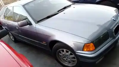 Vehicul casat bmw serie 3 berlina (e36) 323i al anului 1997 alimentat 25-6s-3-g