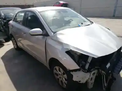 Véhicule à la ferraille hyundai i20 basis blue de l'année 2016 alimenté d3fa