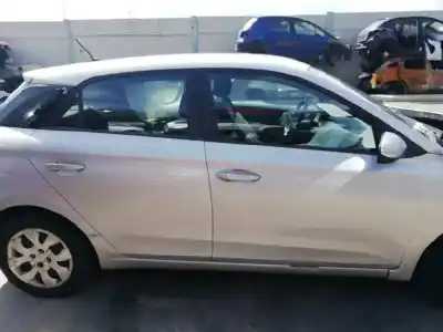 Véhicule à la ferraille hyundai i20 basis blue de l'année 2016 alimenté d3fa