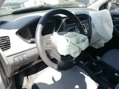 Véhicule à la ferraille hyundai i20 basis blue de l'année 2016 alimenté d3fa