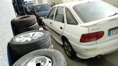 Здавання транспортного засобу ford escort berl./turnier atlanta berlina року 1995 потужний l1e