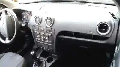 Sloopvoertuig ford fusion (cbk) ambiente van het jaar 2006 aangedreven f6jb