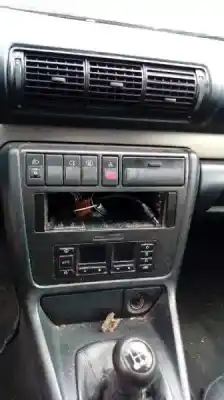 Sloopvoertuig audi a4 berlina (b5) 1.8 van het jaar 1998 aangedreven adr