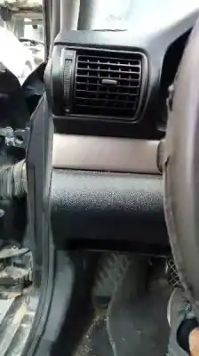 Sloopvoertuig audi a4 berlina (b5) 1.8 van het jaar 1998 aangedreven adr