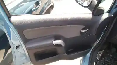 Здавання транспортного засобу citroen c3 1.4 hdi (68 cv) 1.4 hdi року 2002 потужний 8hx