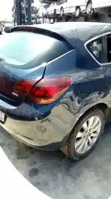 Verschrottungsfahrzeug opel astra j lim. cosmo des jahres 2011 angetrieben a17dtr