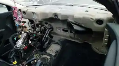 Здавання транспортного засобу citroen c4 berlina vtr plus року 2006 потужний nfu