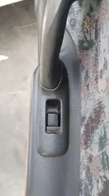 Здавання транспортного засобу nissan primera berlina (p11) básico року 1999 потужний ga16de