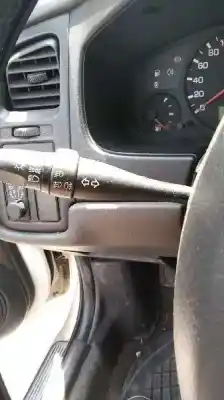Здавання транспортного засобу nissan primera berlina (p11) básico року 1999 потужний ga16de