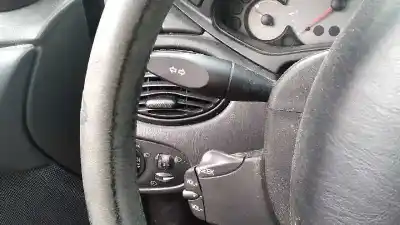 Здавання транспортного засобу ford focus berlina (cak) trend року 2001 потужний f9da