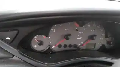 Здавання транспортного засобу ford focus berlina (cak) trend року 2001 потужний f9da