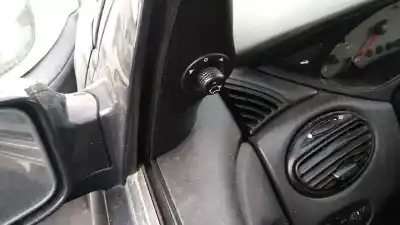 Здавання транспортного засобу ford focus berlina (cak) trend року 2001 потужний f9da