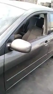Veículo de Sucata toyota corolla (e12) 1.6 16v do ano 2002 alimentado 3zz-fe