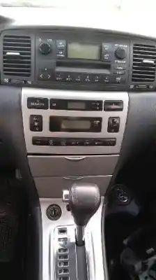 Veículo de Sucata toyota corolla (e12) 1.6 16v do ano 2002 alimentado 3zz-fe
