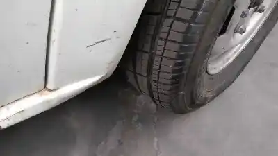 Veículo de Sucata ford transit caja cerrada, larga (fy) (2000 =>) ft 330 2.4 90 cv / 66 kw do ano 2006 alimentado d2fa