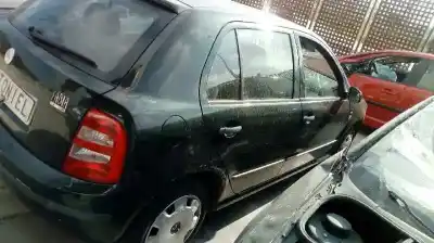 Veicolo di demolizione skoda fabia (6y2/6y3) comfort dell'anno 2002 alimentato azf