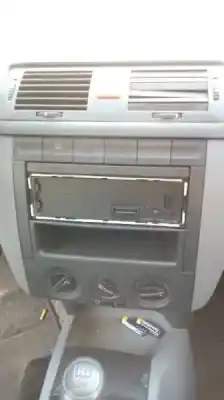 Veicolo di demolizione skoda fabia (6y2/6y3) comfort dell'anno 2002 alimentato azf