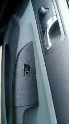Veicolo di demolizione skoda fabia (6y2/6y3) comfort dell'anno 2002 alimentato azf