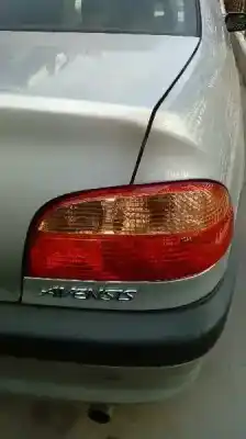Здавання транспортного засобу toyota avensis berlina (t25) 1.8 sol sedán року 2000 потужний 1zz-fe
