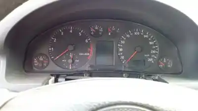 Sloopvoertuig audi a6 berlina (4b2) 2.4 (121kw) van het jaar 1998 aangedreven aga