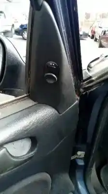 Sloopvoertuig saab 900 berlina 2.0 van het jaar 1994 aangedreven b206i
