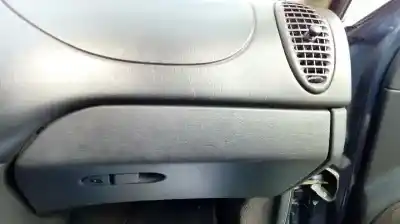 Sloopvoertuig saab 900 berlina 2.0 van het jaar 1994 aangedreven b206i